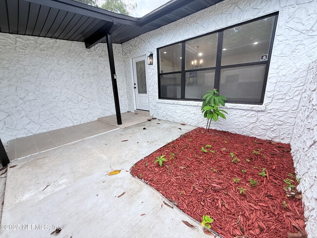 1851 Louvre Dr in Jacksonville, FL - Building Photo - Building Photo