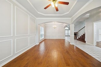 1517 Brighton Dr in Mansfield, TX - Foto de edificio - Building Photo