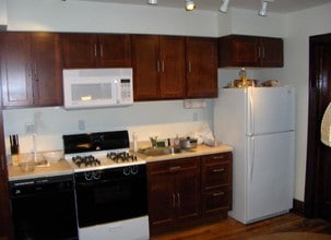 2360 Chickasaw St in Cincinnati, OH - Foto de edificio - Building Photo