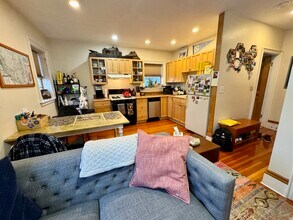 24 Grovenor Rd, Unit 3 in Boston, MA - Building Photo - Building Photo