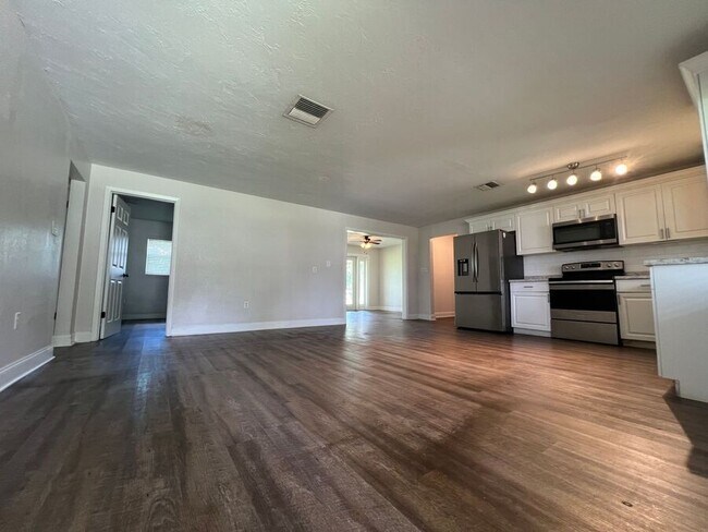 434 Canal Dr in Lake Wales, FL - Building Photo - Building Photo