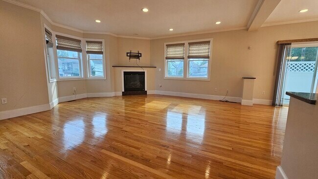 43 Hammond St in Waltham, MA - Building Photo - Building Photo