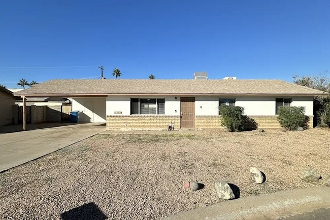 property at 1715 E Juniper Ave