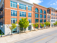 Hobbs Taylor Lofts in Lawrence, KS - Foto de edificio - Building Photo