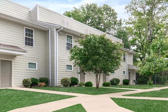 Pride Gardens Apartments in Flora, MS - Building Photo - Building Photo