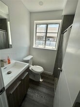 711 Beacom Blvd in Miami, FL - Building Photo - Building Photo