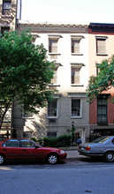 318 W 15th St in New York, NY - Building Photo - Building Photo