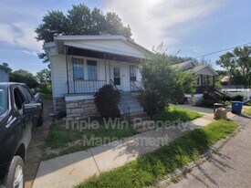 4891 Hummelsheim Ave in St. Louis, MO - Building Photo