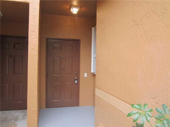 1285 Presidio Dr in Weston, FL - Building Photo - Building Photo