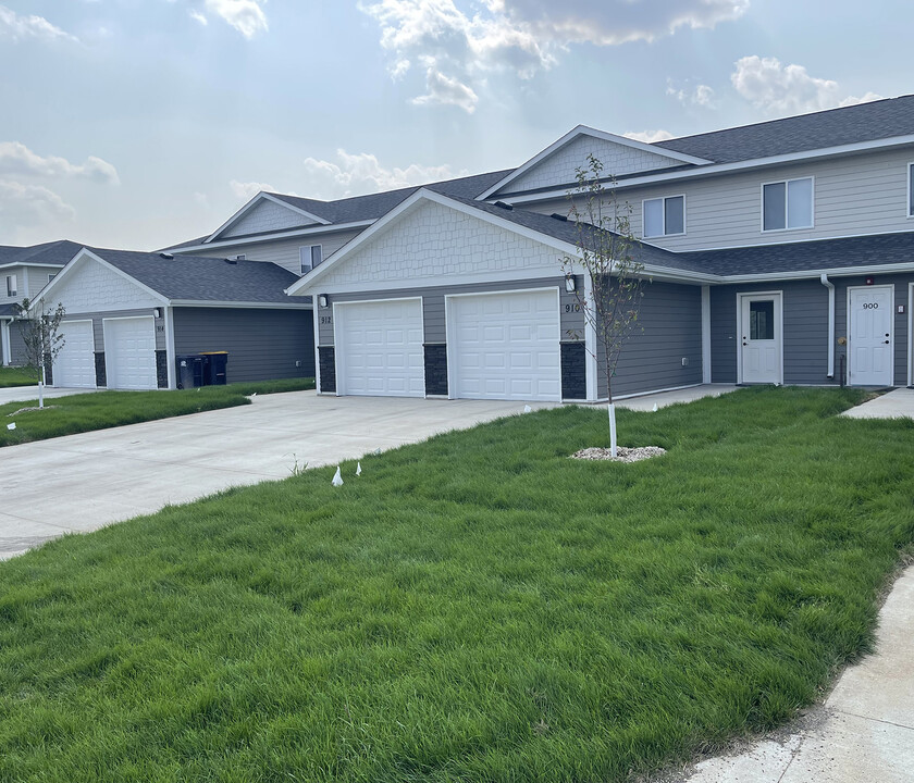 Fox Meadows Townhomes in Eagle Lake, MN - Foto de edificio