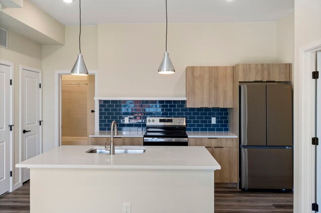 Dear Madison in Colorado Springs, CO - Foto de edificio - Building Photo