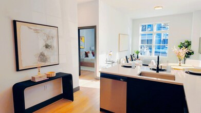 Lexington on Broadway in Woodcliff Lake, NJ - Foto de edificio - Building Photo