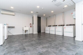 31-19 37th St, Unit 2A in Queens, NY - Building Photo - Building Photo