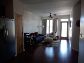 898 Oak St SW in Atlanta, GA - Foto de edificio - Building Photo