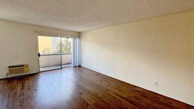 701 S St Andrews Pl in Los Angeles, CA - Building Photo - Building Photo