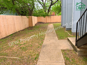 Fry Street Apartments in Denton, TX - Foto de edificio - Building Photo