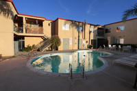 La Entrada Apartments in Anaheim, CA - Foto de edificio - Building Photo