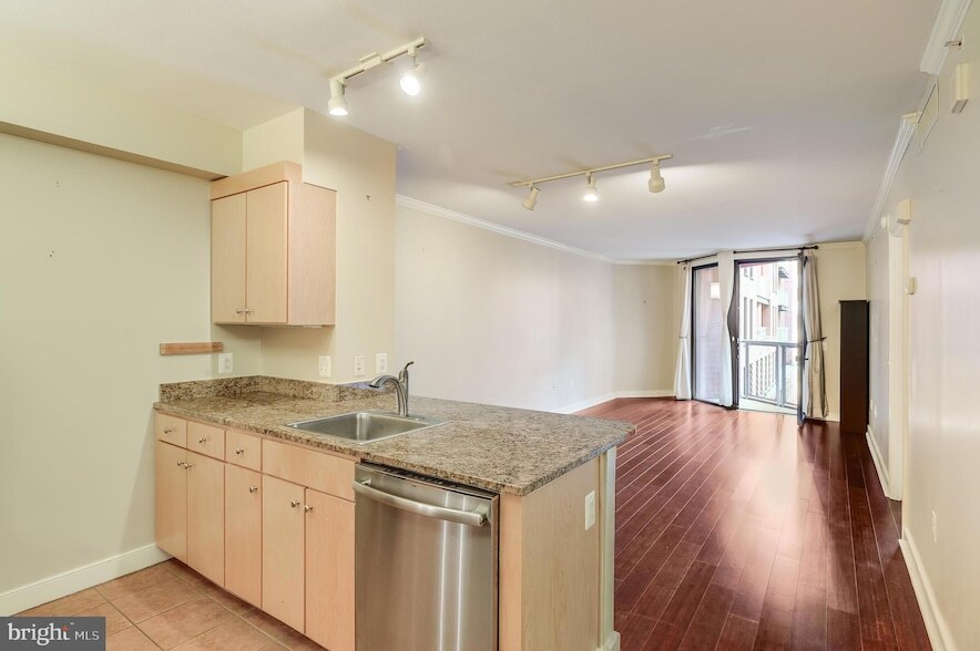 616 E St NW, Unit 601 in Washington, DC - Building Photo