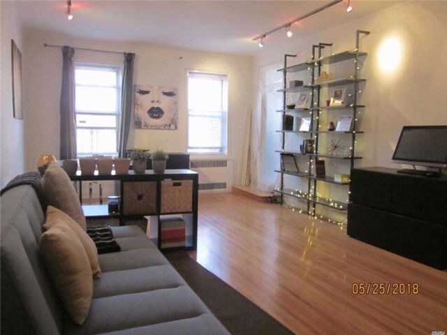 110-35 72nd Rd-Unit -502 in Queens, NY - Foto de edificio