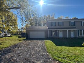 895 N Cedar Rd in Mason, MI - Building Photo