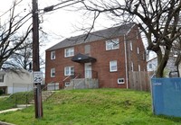 1106 Cedar Heights Dr in Capitol Heights, MD - Foto de edificio - Building Photo