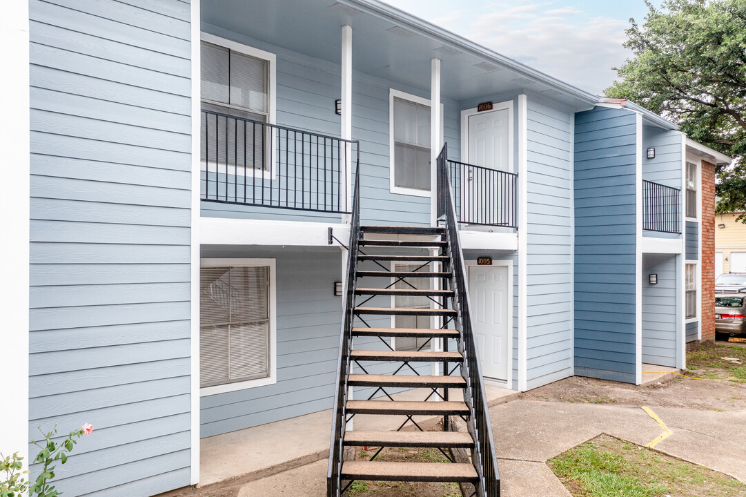 Chase View Apartments in Houston, TX - Building Photo