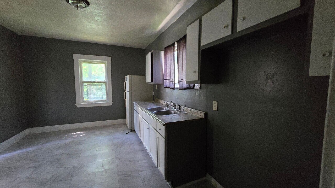 9410 Reno Ave in Cleveland, OH - Building Photo