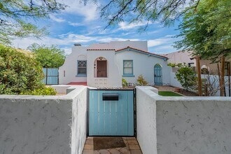 2316 E 4th St in Tucson, AZ - Foto de edificio - Building Photo