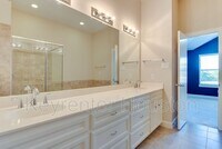 5941 S Loop E photo'