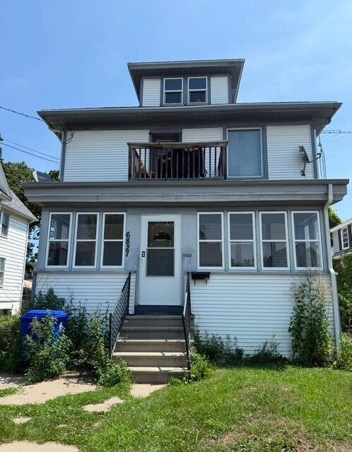 6827 25th Ave
