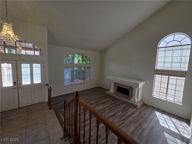 8204 Tivoli Cove Dr in Las Vegas, NV - Building Photo - Building Photo