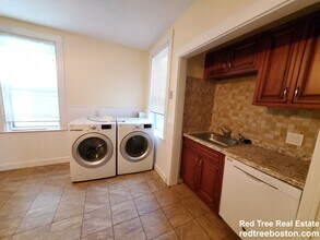 234 Cypress St, Unit 3 in Brookline, MA - Building Photo - Building Photo