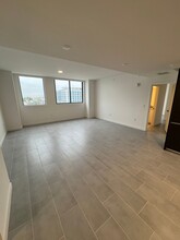 81 NW 30th St, Unit B2 in Miami, FL - Building Photo - Building Photo