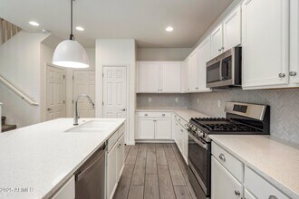 5809 W Warner St in Phoenix, AZ - Building Photo - Building Photo