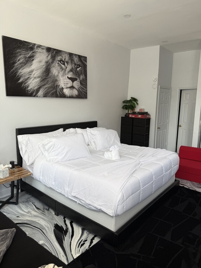 1700 S Charles St, Unit 1F