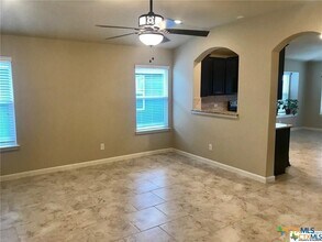 2282 Falcon Way in New Braunfels, TX - Foto de edificio - Building Photo