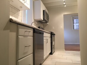 227 E Biddle St in Baltimore, MD - Building Photo - Building Photo