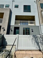 2543 Elderberry Ln in Carlsbad, CA - Building Photo - Building Photo