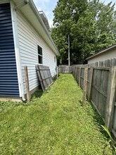 1030 W 17th St in Connersville, IN - Foto de edificio - Building Photo