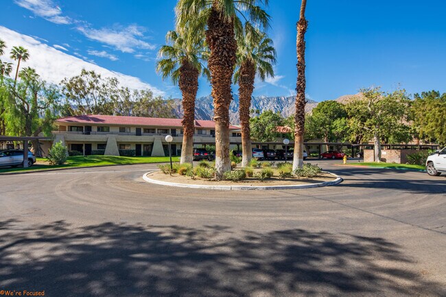 2812 N Auburn Ct in Palm Springs, CA - Foto de edificio - Building Photo