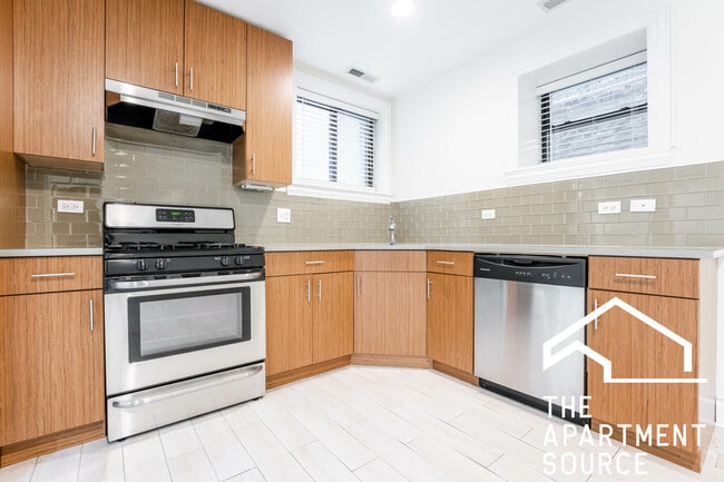 3707 N Wilton Ave, Unit G