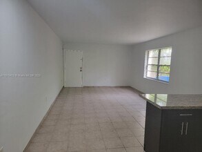 4011 Meridian Ave in Miami Beach, FL - Building Photo - Building Photo