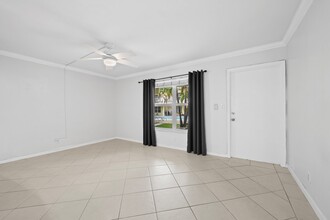 1012 SE 15th St, Unit APT 2 in Fort Lauderdale, FL - Building Photo - Building Photo