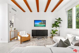 211 S Valley St in Burbank, CA - Building Photo - Building Photo