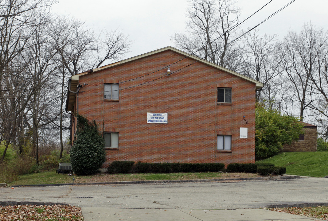 555 Elberon Ave in Cincinnati, OH - Building Photo