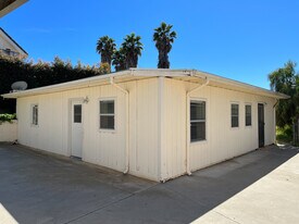 4477 Meadowlark Ln, Unit A in Santa Barbara, CA - Building Photo