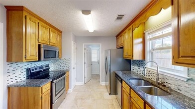 275 Allen Dr in Millbrook, AL - Building Photo - Building Photo