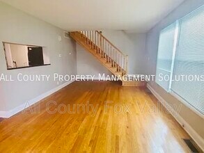 235 Winfield Ct in Vernon Hills, IL - Building Photo - Building Photo