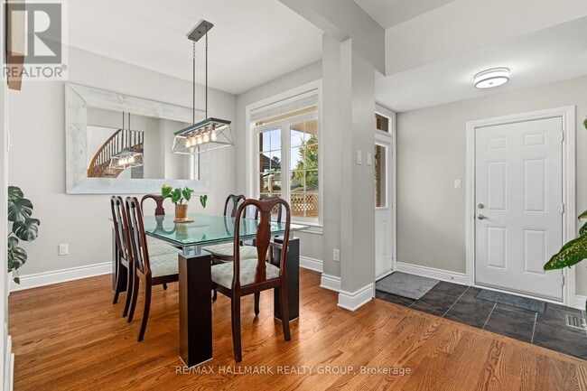 999 Pinecrest Rd in Ottawa, ON - Building Photo - Building Photo