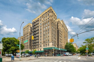 600 W 111th St in New York, NY - Building Photo - Building Photo